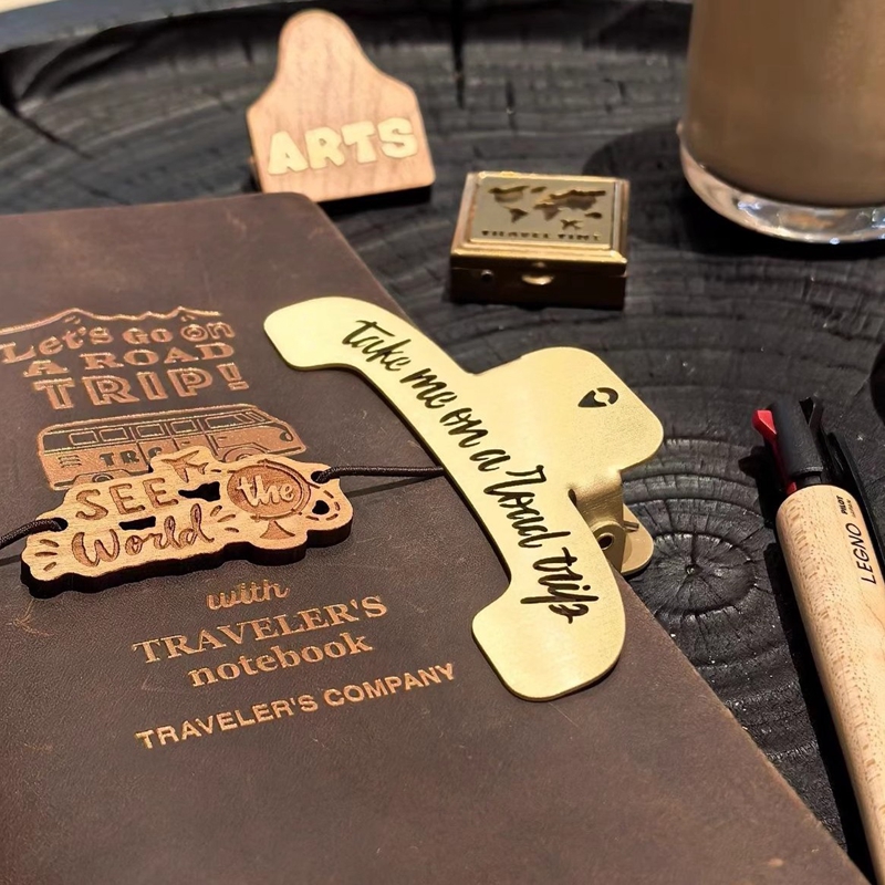 エンボス加工真鍮製バインダークリップセット - 中空デザイン - Binder Clip Assorted のレビューと価格